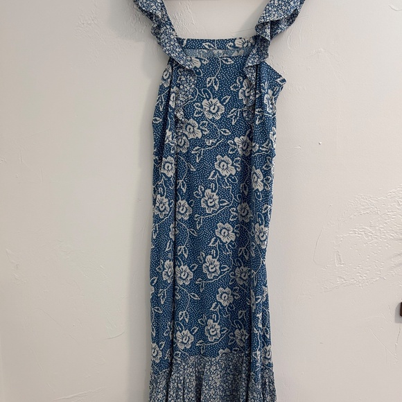 PAIGE brand midi dress with flutter sleeve tie waist & slit - Picture 4 of 9